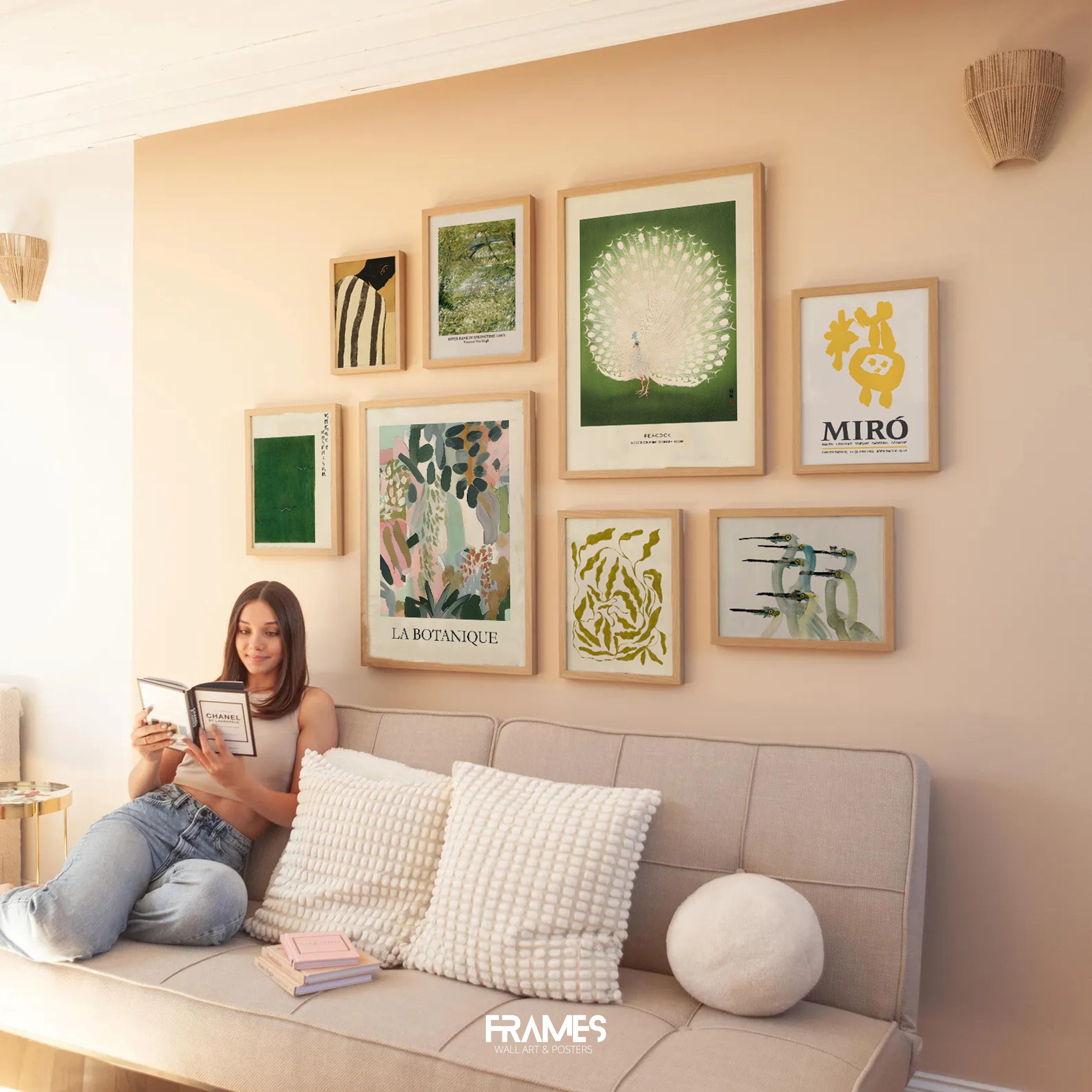 Art green wall gallery